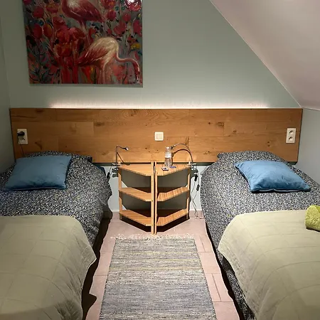 Au Coeur Des Collines, Gloriette *