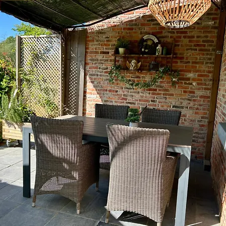 Au Coeur Des Collines, Gloriette