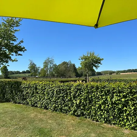 Au Coeur Des Collines, Gloriette *